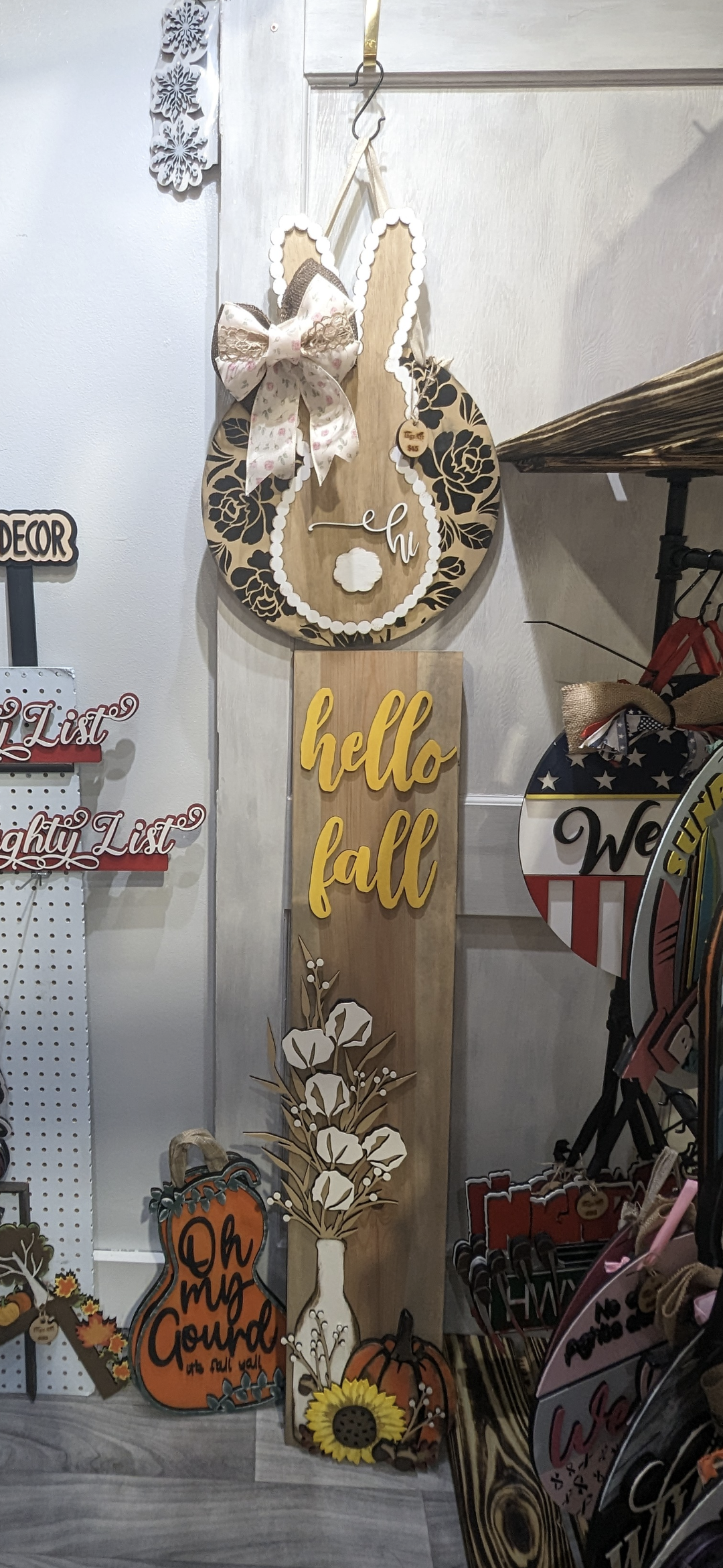 Hello Fall Door Leaner