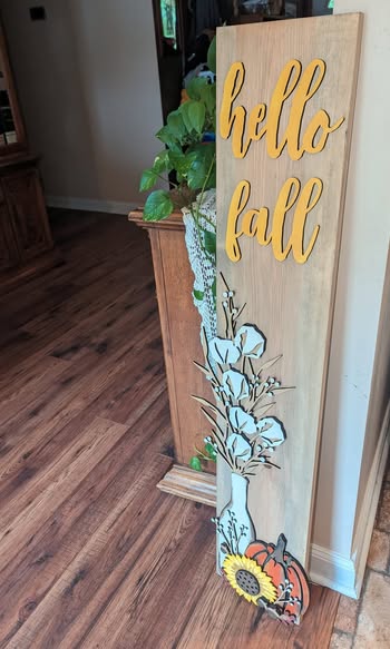 Hello Fall Door Leaner